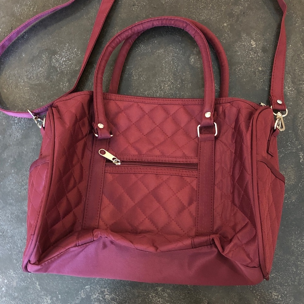Quilted Burgundy Women’s Carryall Shoulder Bag - Picture 6 of 11